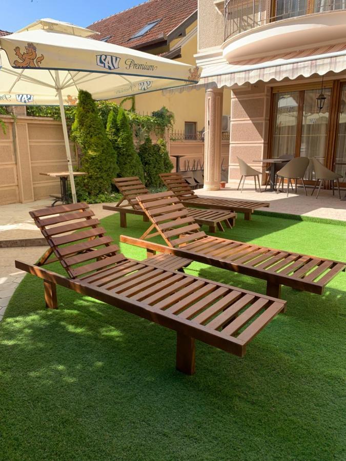 Relax And Pool Apartments Novi Sad Luaran gambar